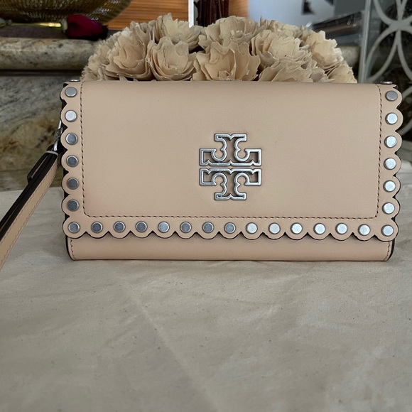 New Tory Burch BRITTEN STUDS FLAP
ENVELOPE WALLET - Picture 8 of 8